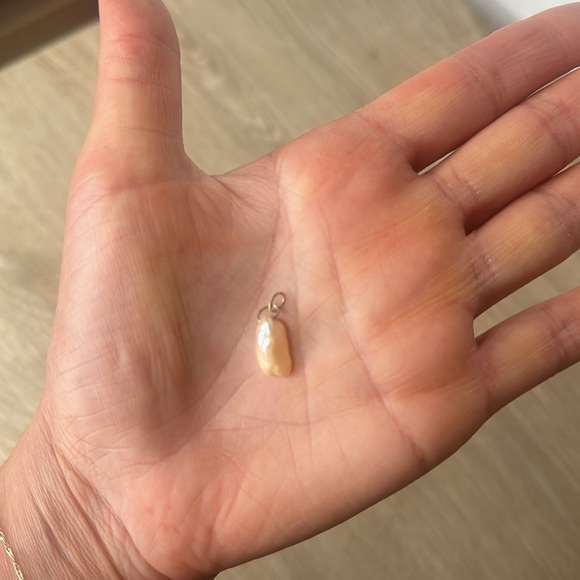 Catbird mermaid's treasure pearl charm - Picture 6 of 6